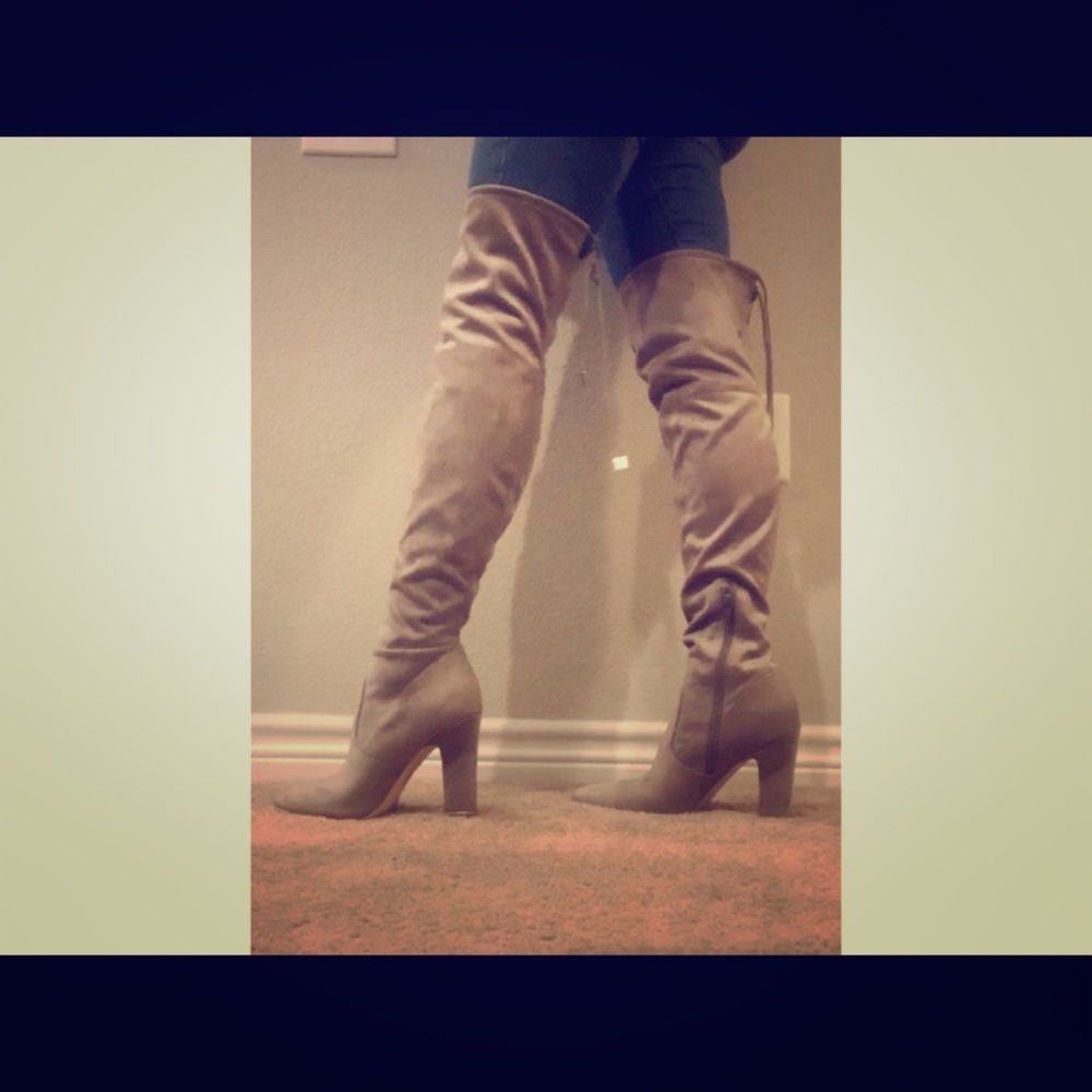 NWOT Guess Over the Knee Heeled Boots